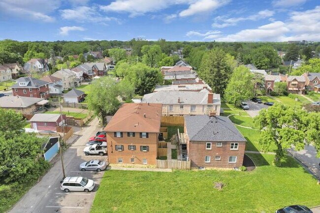 Building Photo - Charming 1BD/1BA Near Downtown Columbus — Minutes to German Village