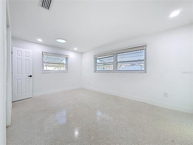 Building Photo - 2161 Edythe Dr