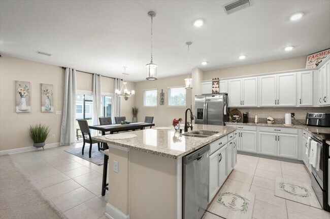 Building Photo - 5624 Lily Hill Ct