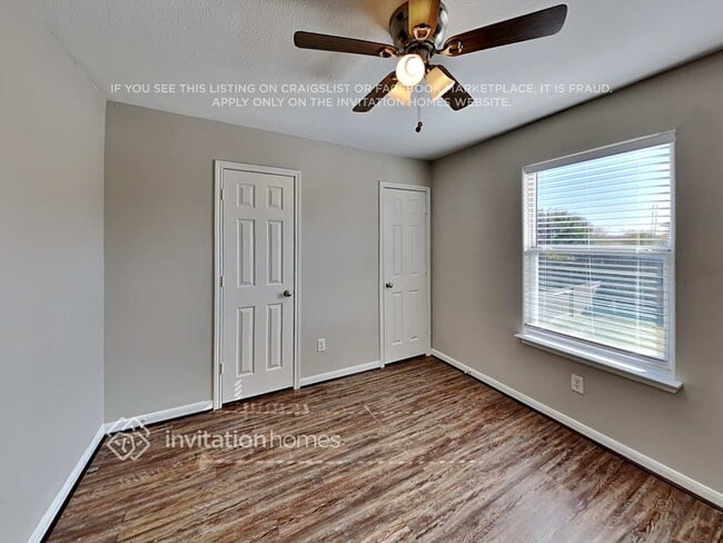 Building Photo - 3827 Middlecrest Ln