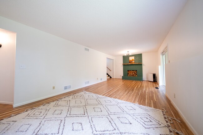Building Photo - 13396 Everest Ave