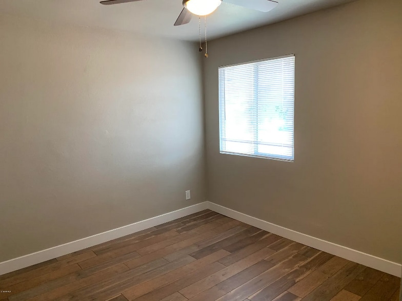 Building Photo - 4710 E Portland St