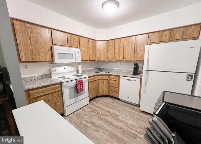 Building Photo - 81 W Bluebell Ln