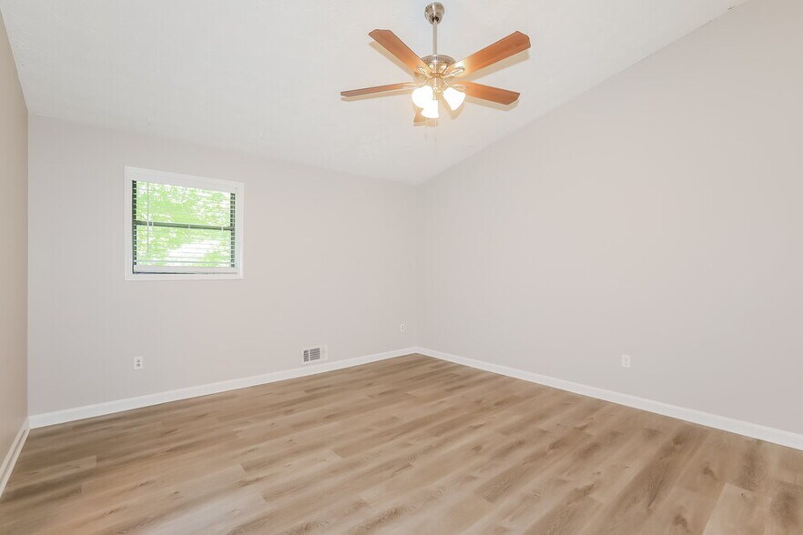 Building Photo - 3684 Linwood Way