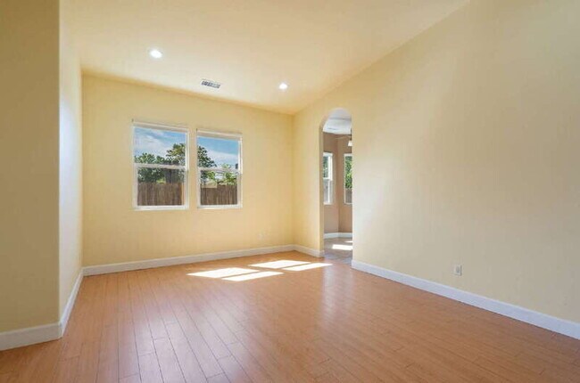 Building Photo - 2621 Mysin Way