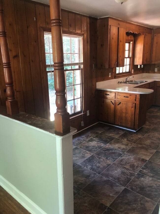 Building Photo - 3024-3026 Amity Garden Duplex