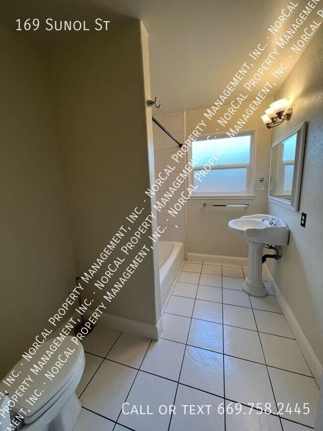 Building Photo - 169 Sunol St