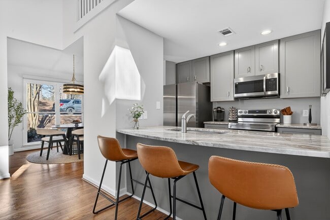 Building Photo - 1002 Cupp Ln