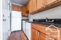 Building Photo - 3926 N Pine Grove Ave