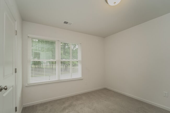 Building Photo - 7105 Plott Rd