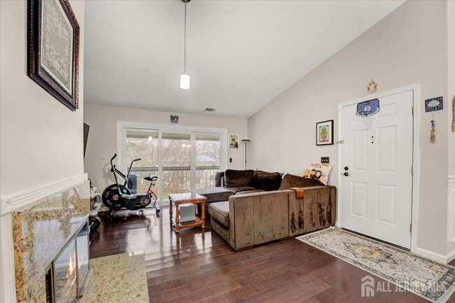 Building Photo - 306 Bromley Pl