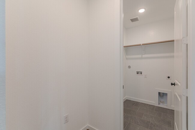 Building Photo - 21722 Ellsworth Gdn Ln