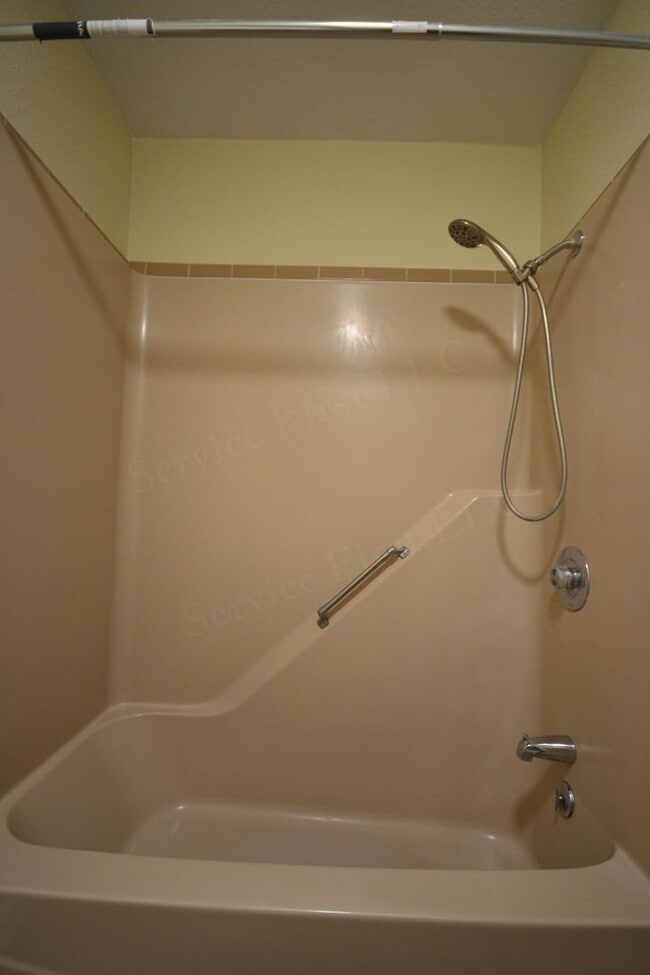 Building Photo - Pike Apartments