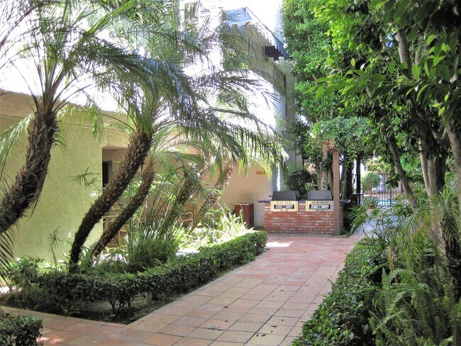 Building Photo - 18530 Hatteras St