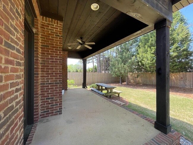 Building Photo - 764 Oakdale Dr