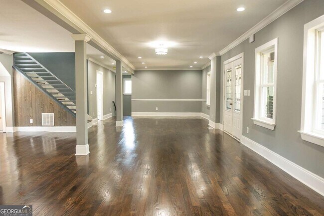 Building Photo - 1433 Merriman Ln NE