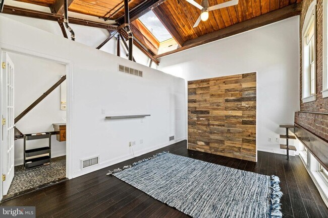 Building Photo - 1301 00 N Front Street Unit G