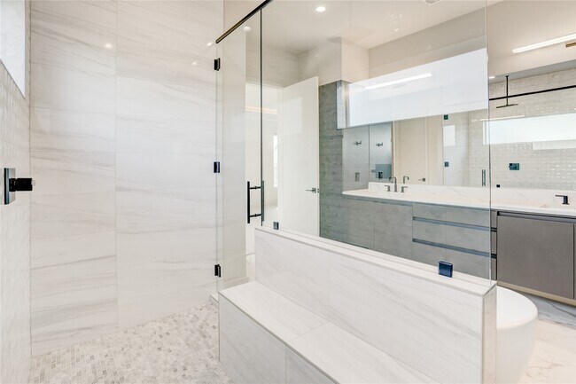 Building Photo - 1116 Peden St