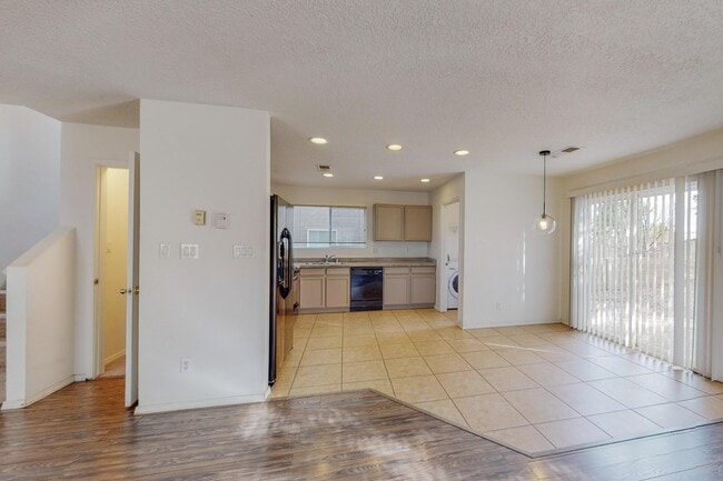 Building Photo - 6056 Malpais Park Ave NW