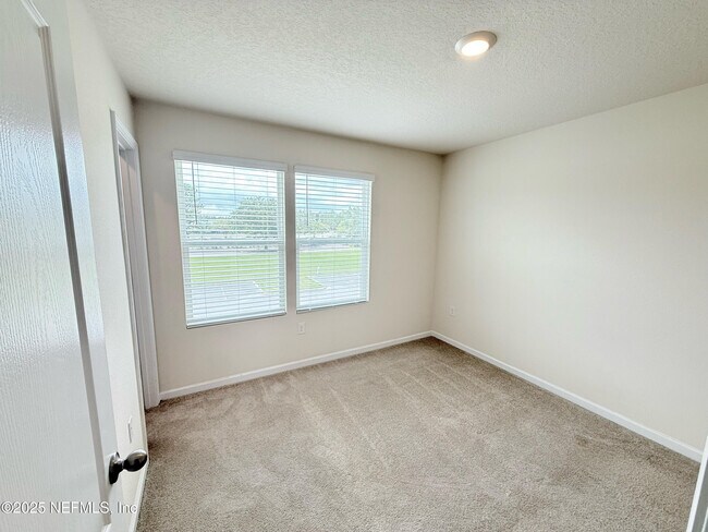 Building Photo - 523 Spanish Oaks Way