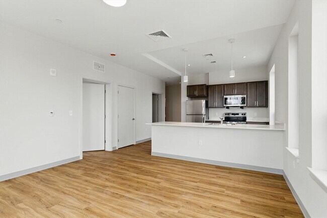 Building Photo - 1170 Tremont St