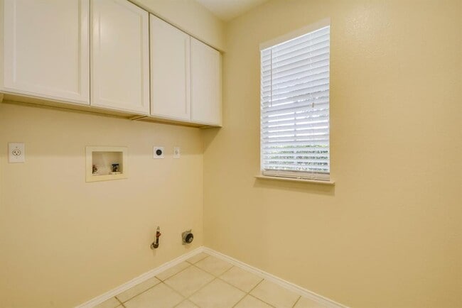 Building Photo - 3408 Flowstone Ln