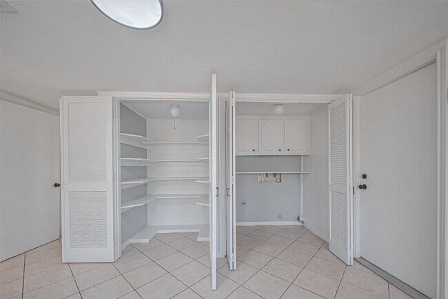 Building Photo - 16506 Amcreek Rd