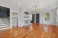 Building Photo - 9 Bogard St