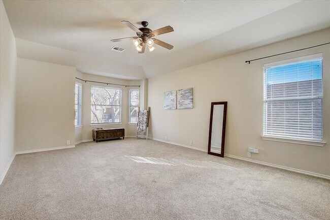 Building Photo - 537 Golden Creek Dr