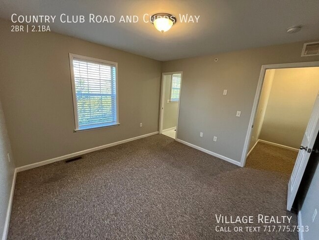 Building Photo - 719 Country Club Rd