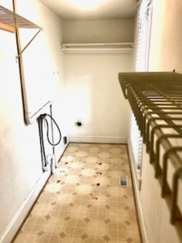 Building Photo - 78 Parkview Ave