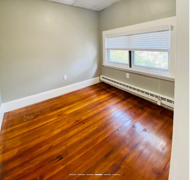 Building Photo - 346 Chelsea St