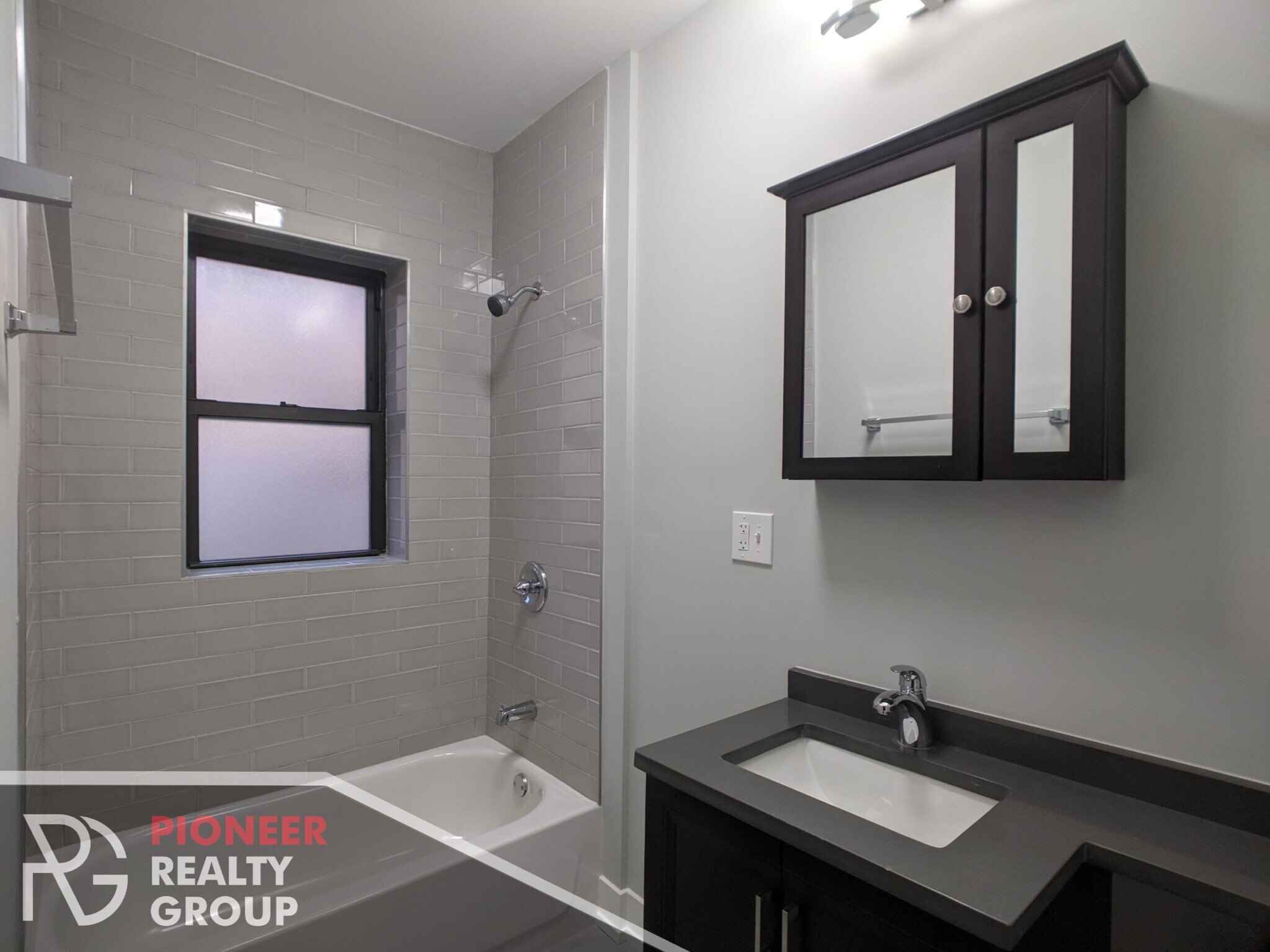 Building Photo - 630 W Cornelia Ave