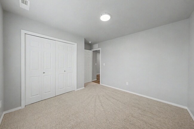Building Photo - Charming Single-Level South Meridian