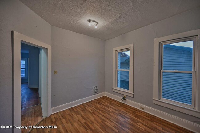 Building Photo - 1416 Capouse Ave