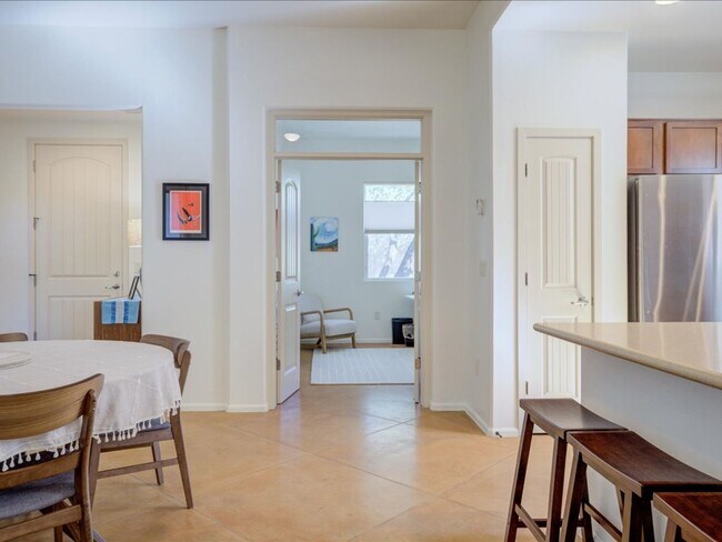 Building Photo - 10570 E Eleanor Maldonado Pl