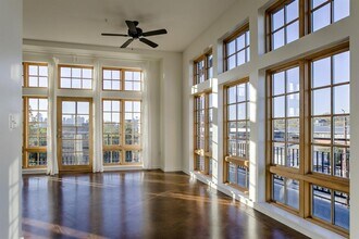 Building Photo - 2235 E 6th St