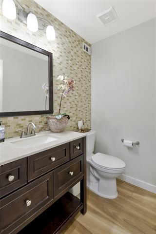 Building Photo - 2209 Walnut Grove Ln