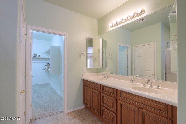 Building Photo - 42360 Abbey Rd