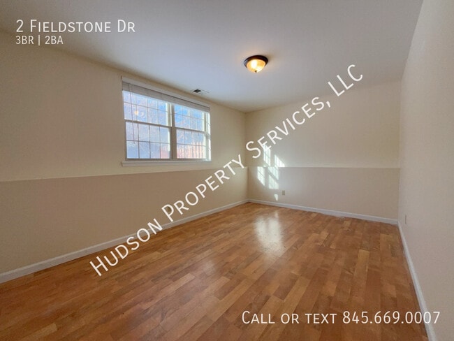 Building Photo - 2 Fieldstone Dr