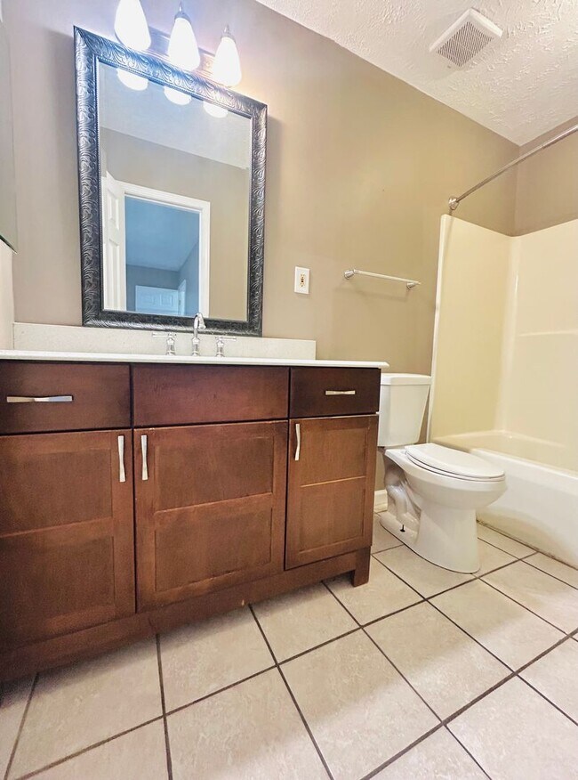 Building Photo - 205 Sparrow Dr