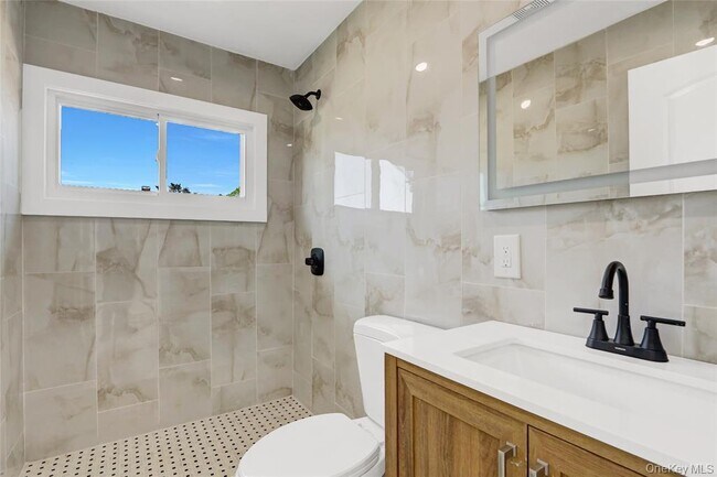 Building Photo - 12 Woodcock Ln