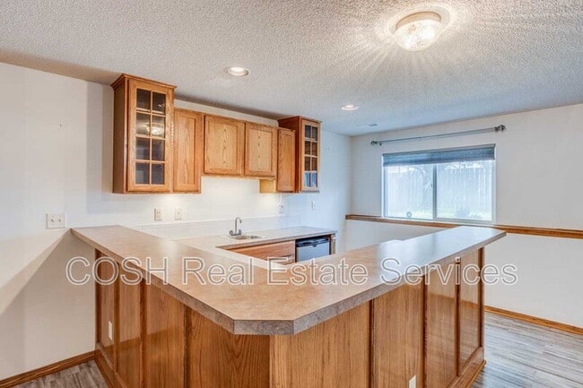 Building Photo - 1420 N Aksarben St