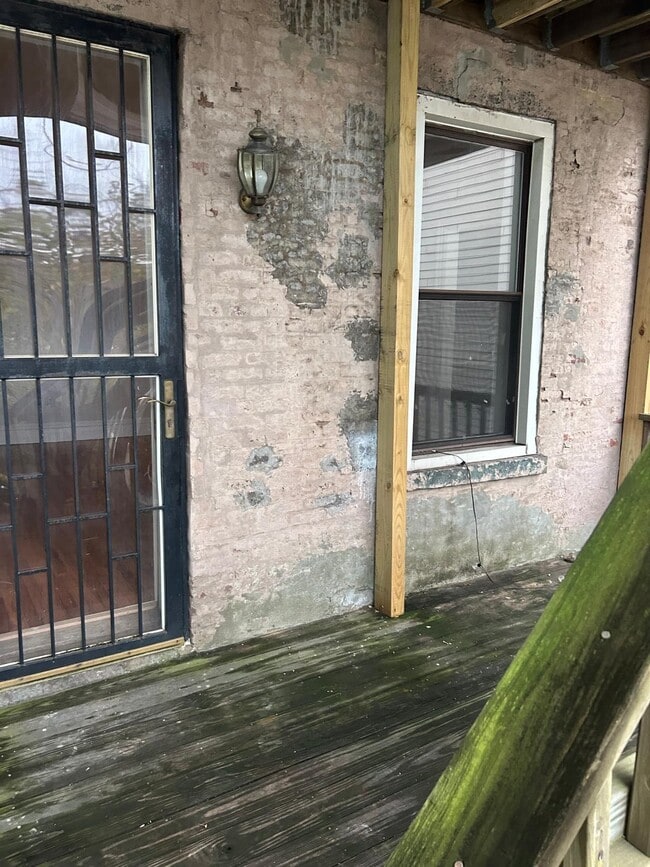 Building Photo - 308 2nd St