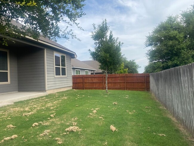 Building Photo - 3 BEDROOM, PLUS OFFICE, BELTON ISD