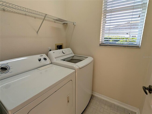 Building Photo - 4240 Hearthstone Dr