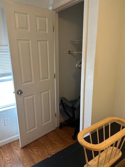 Closet in bedroom - 26908 Plantation Rd