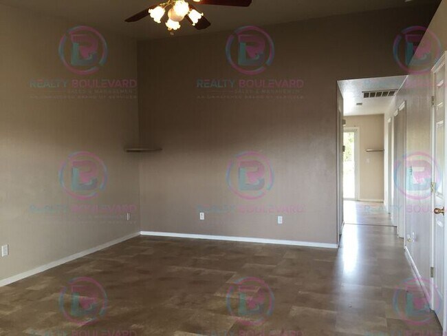 Building Photo - Beautiful 3BR 2 Bath home with RV Parking!!!!!! $1000.00 off Move In!