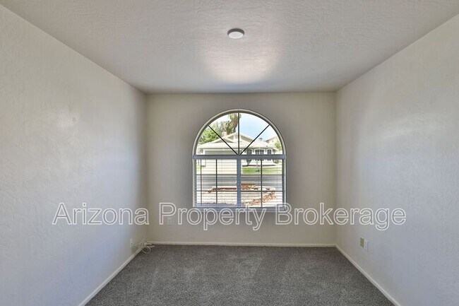 Building Photo - 4601 E Scott Ave
