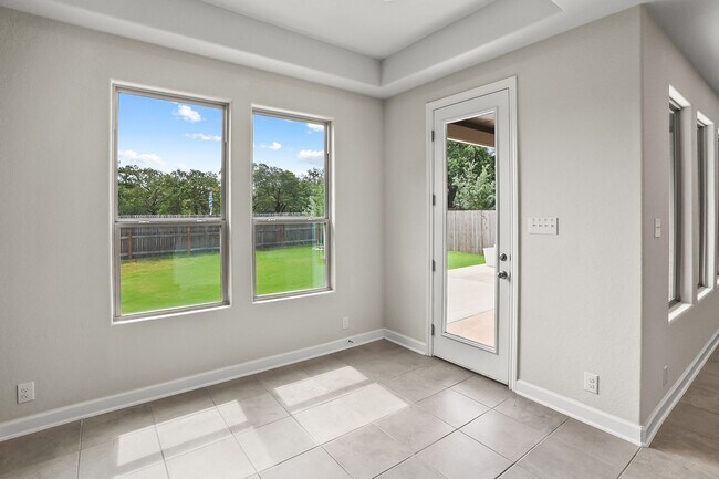 Building Photo - 4 Bedroom/3 bath home Southglen Subdivision